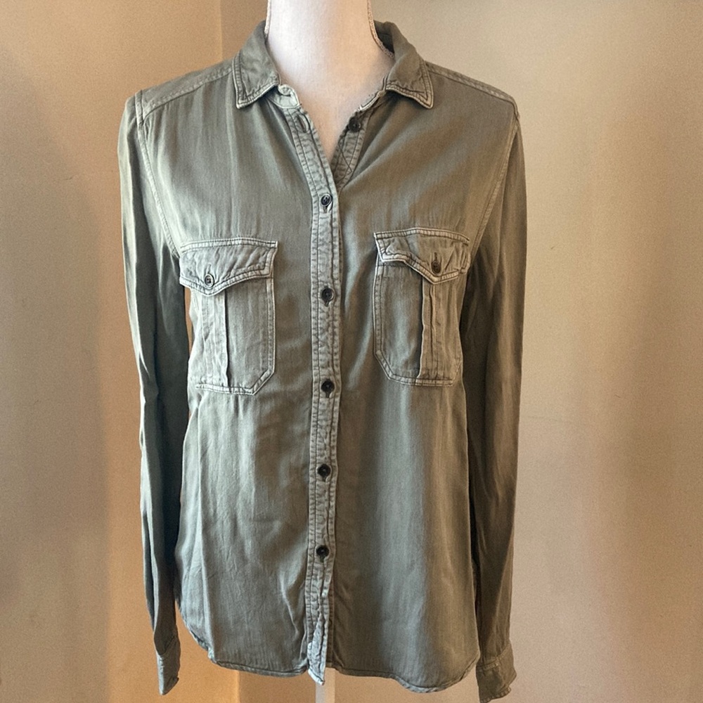 American Eagle Green Button Up